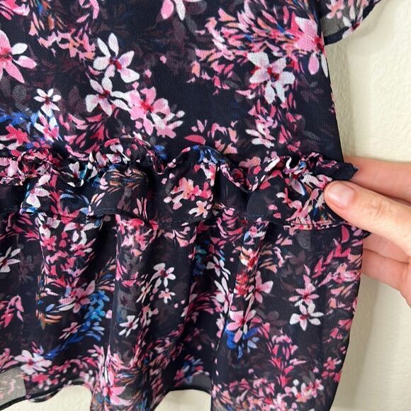MISA - "Abigail" Short-Sleeve Blouse Floral Print - SZ XS, Black, Floral - Picture 11 of 15